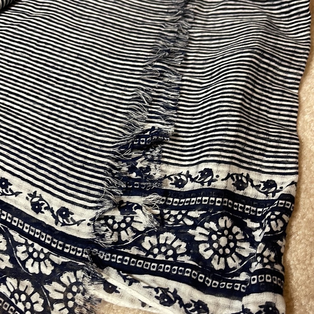 Loft (Tag removed) Blue and White Scarf - Picture 3 of 3